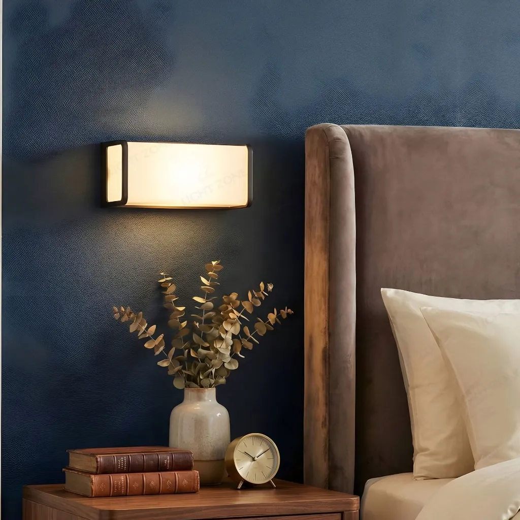 mono-line-white-black-wall-lamp-by-lightzone