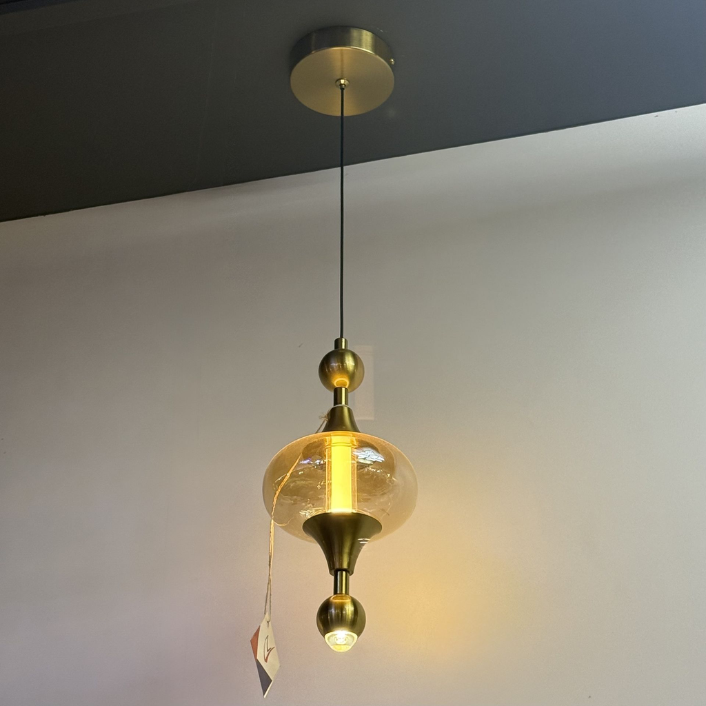 aurelia-lantern-gold-pendant-by-lightzone