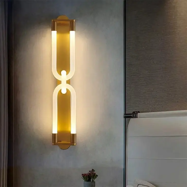 Loop Sconce light zone