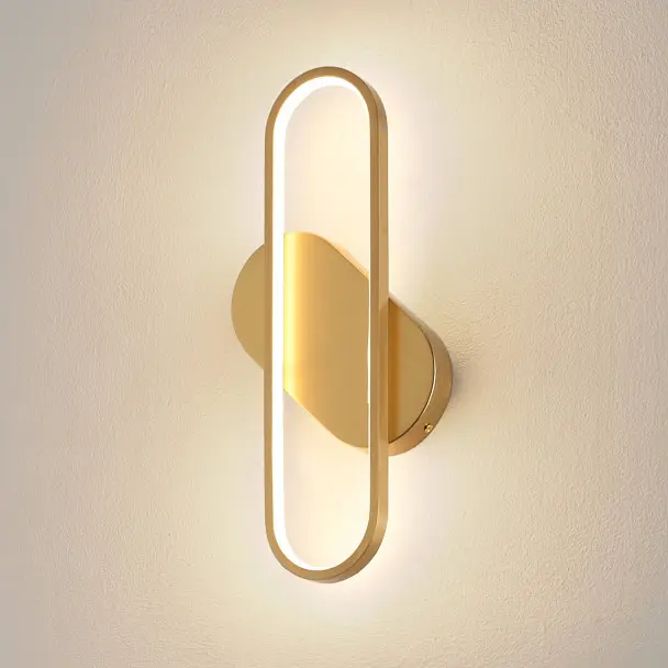 design-golden-oval-wall-light-evelia.webp