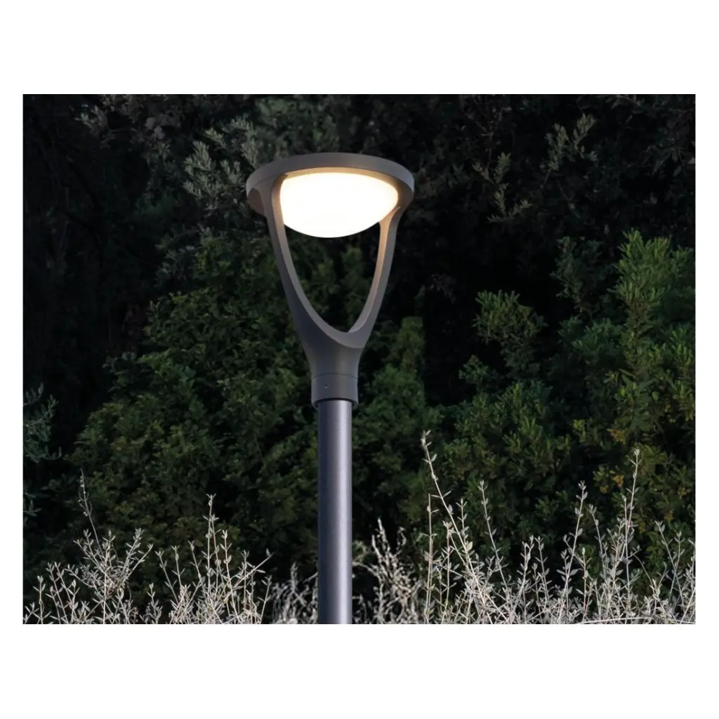 coat-bollard