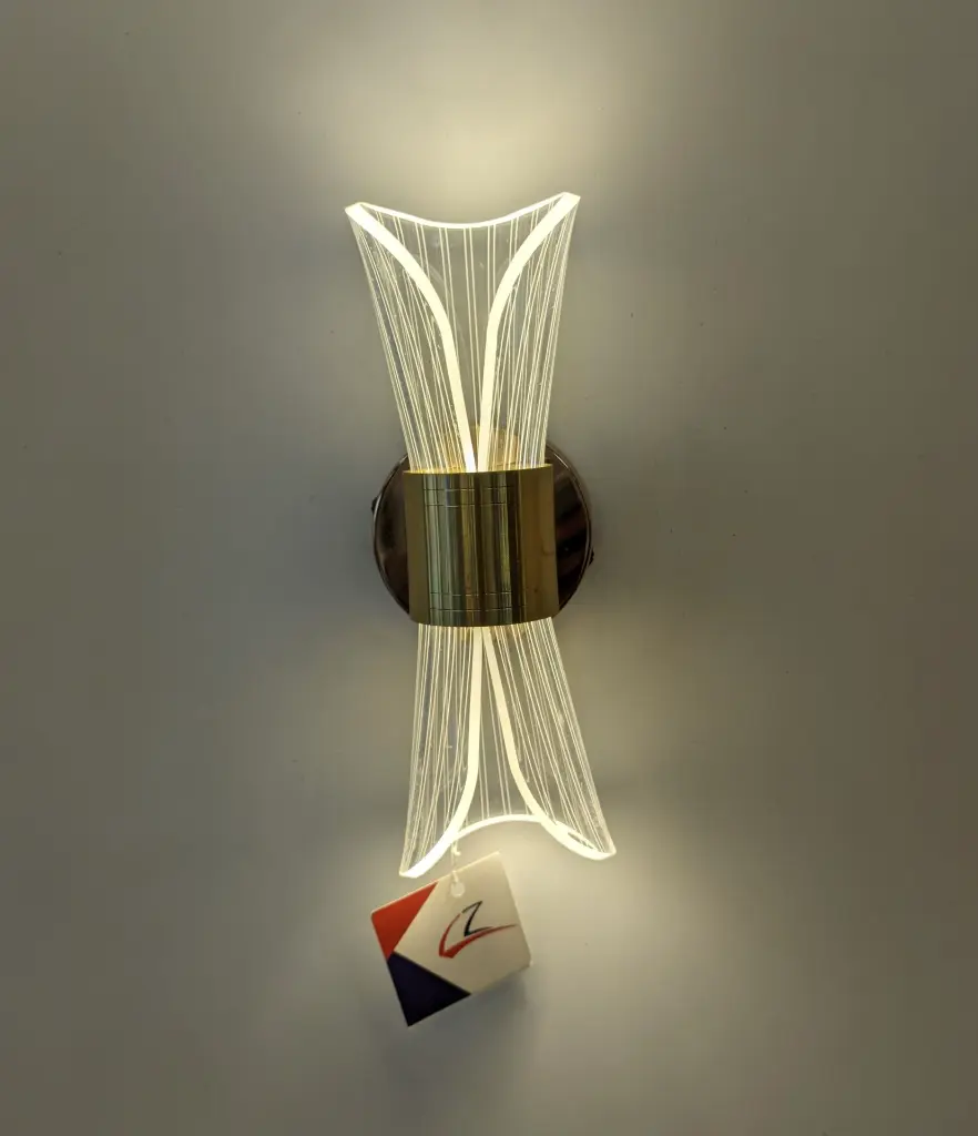 Flare wall sconce
