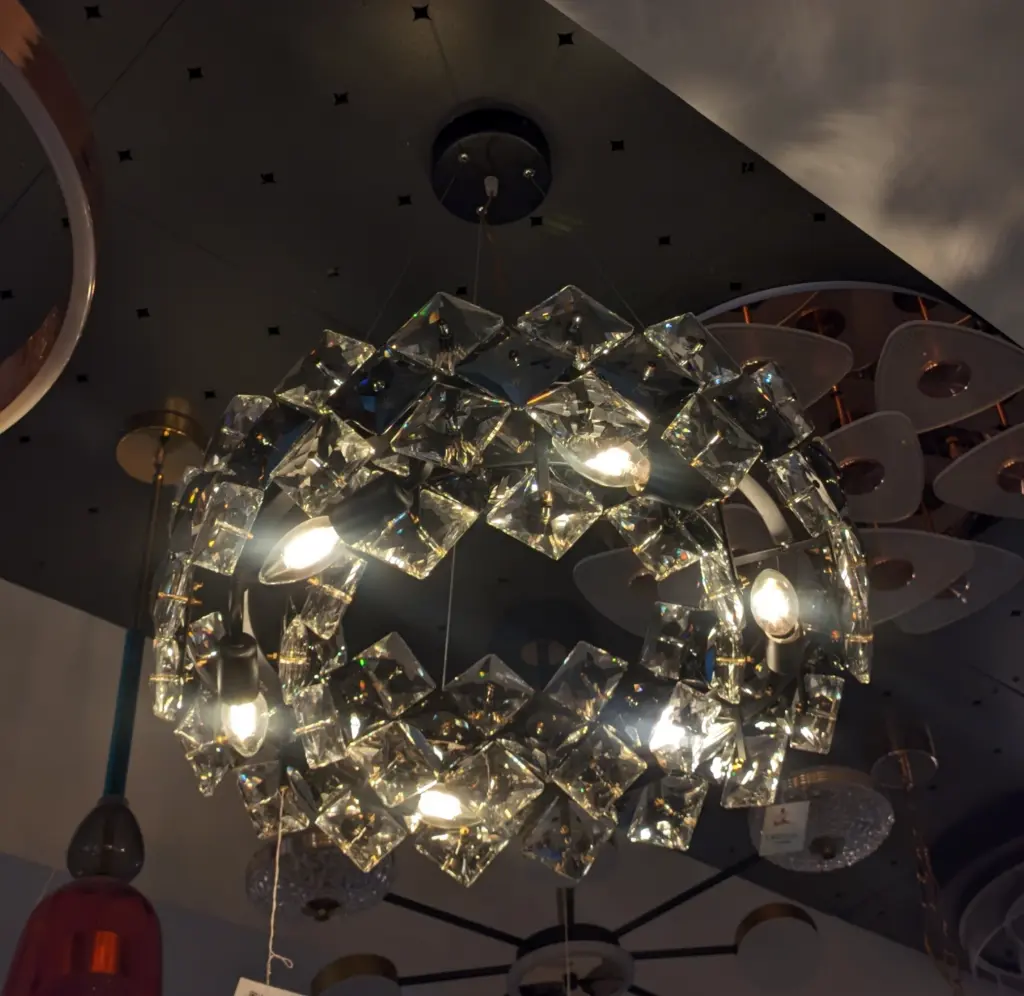 Crown chandelier lz