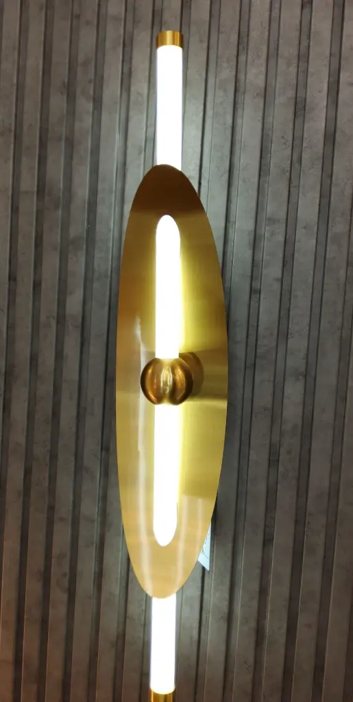 Luminous Arc Sconce light zone