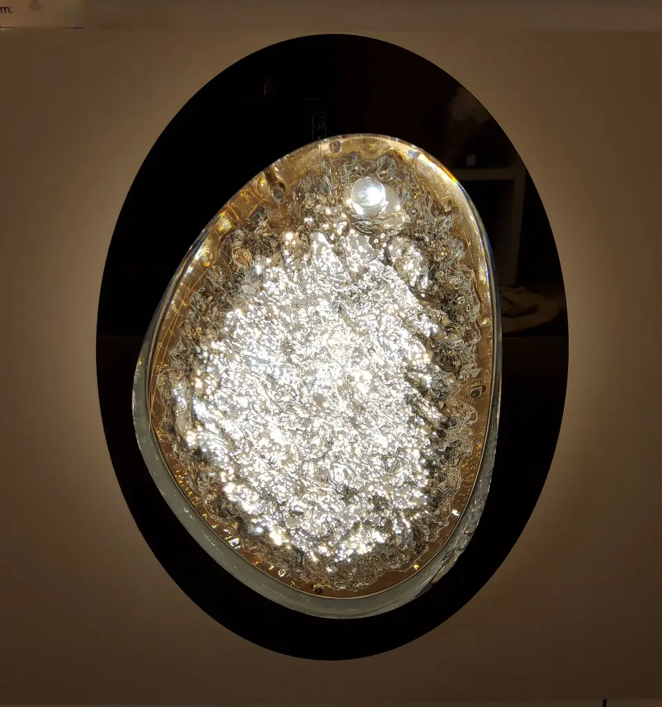 Diamond Glow Sconce light zone