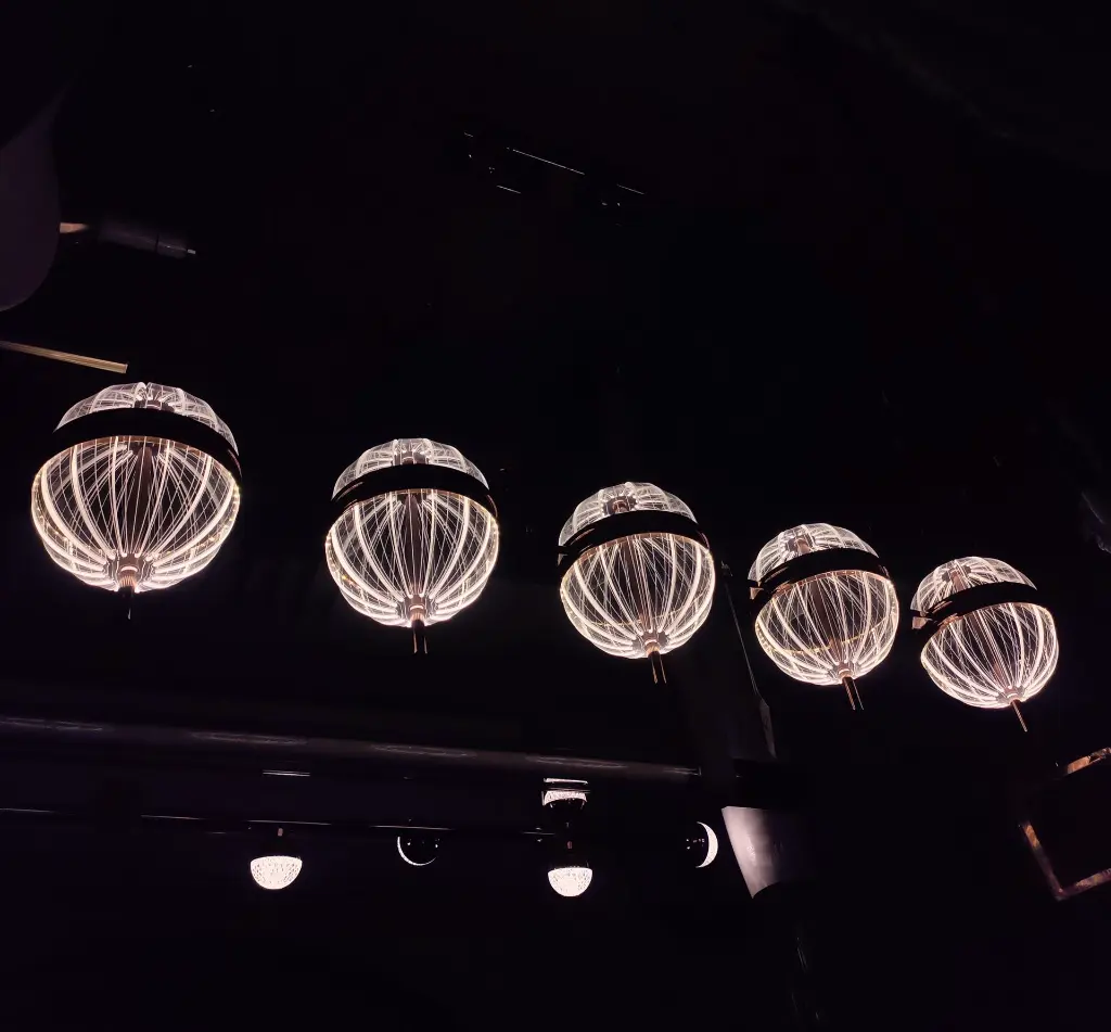 Arcy Chandelier light zone