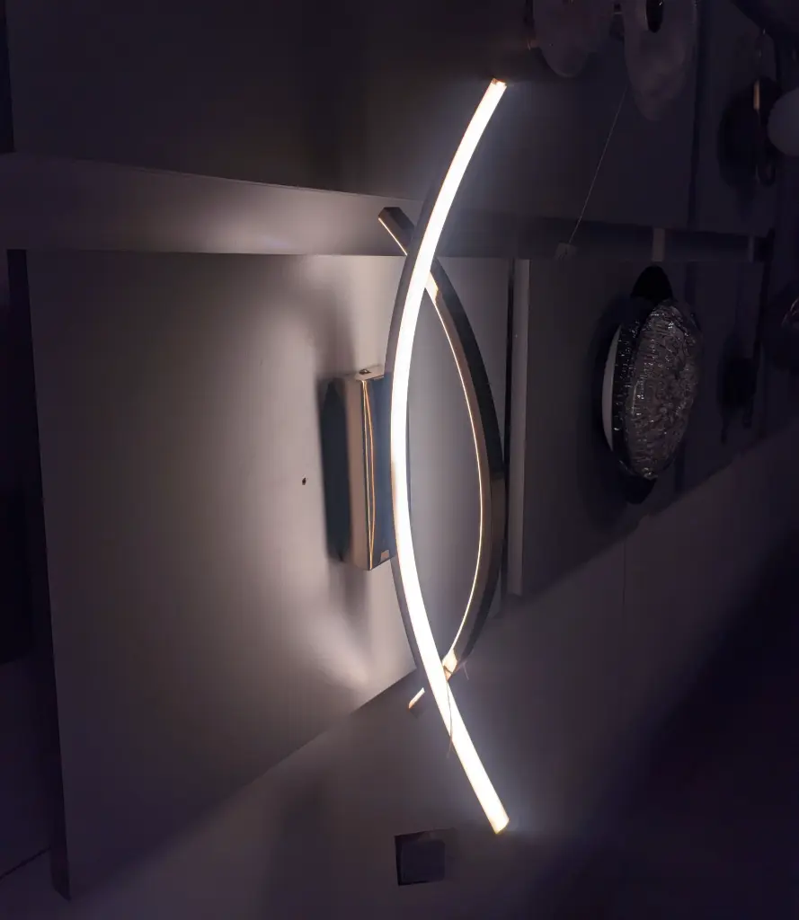 Wave Sconce light zone