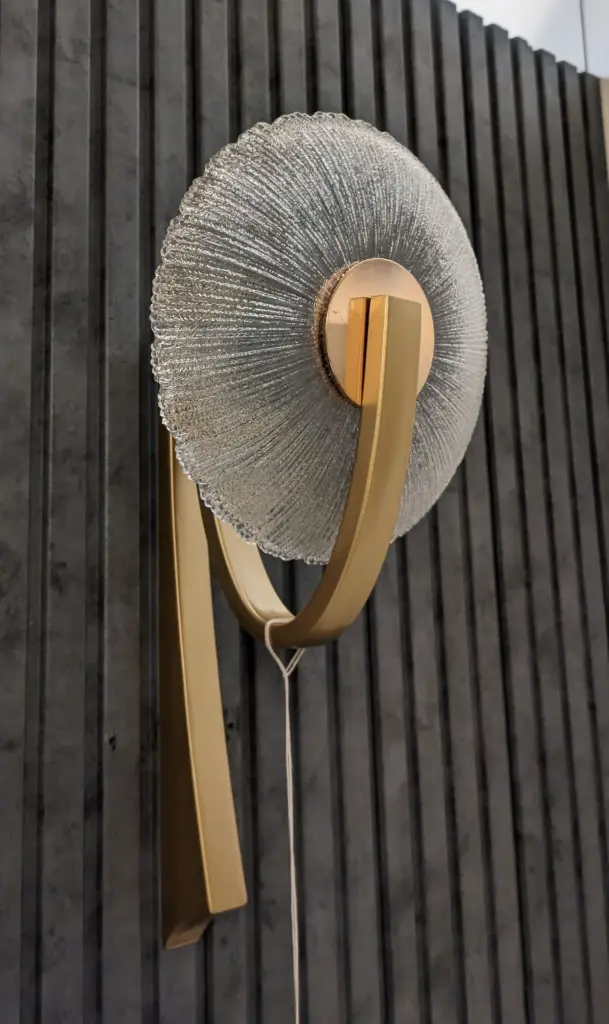 Radi Leaf Wall Sconce light zone