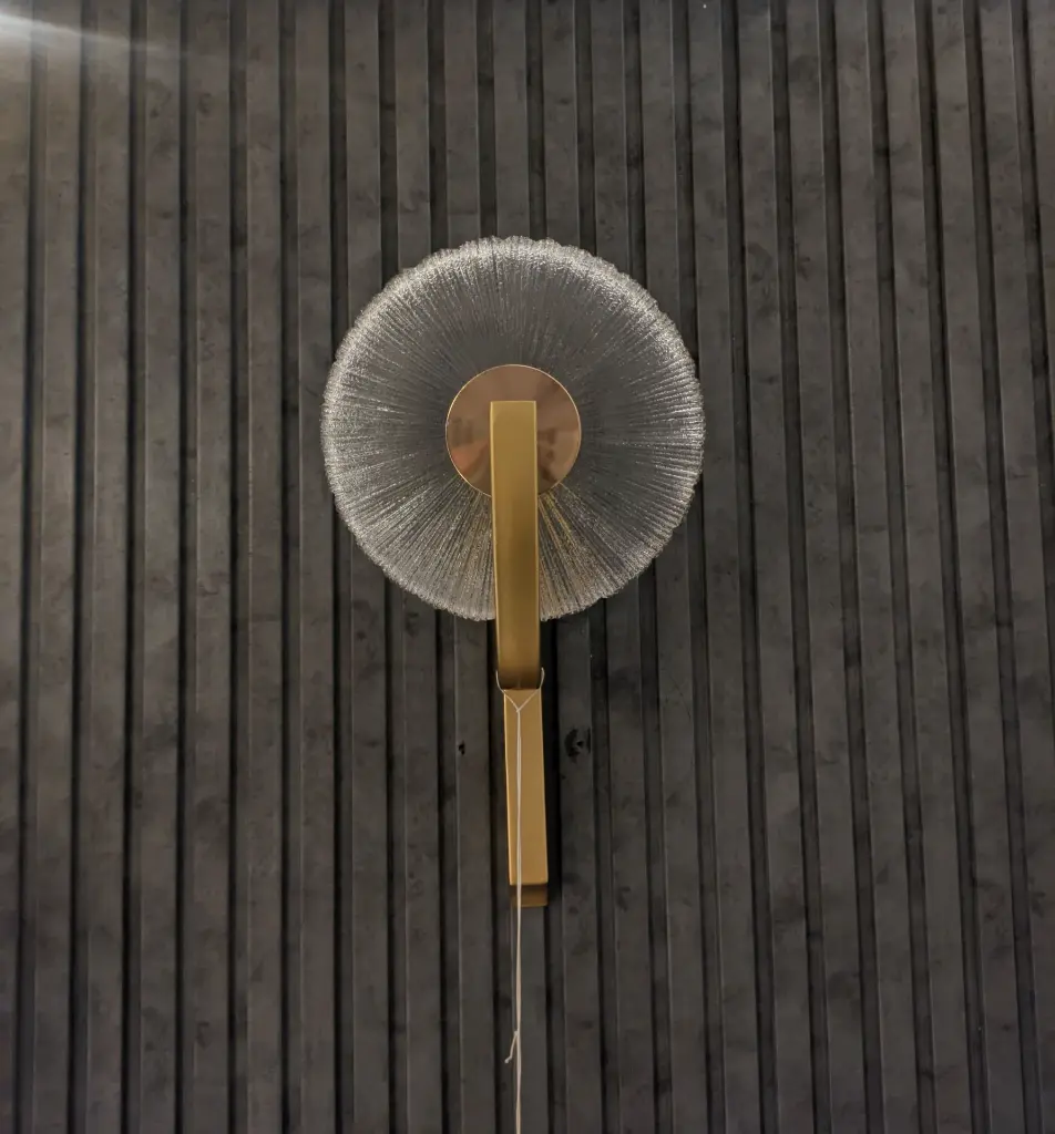 Radi Leaf Wall Sconce light zone