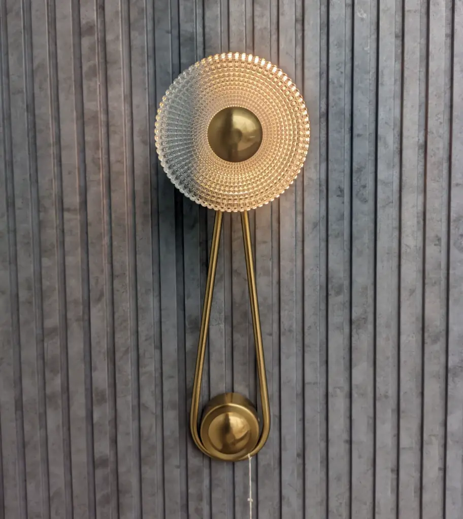 Glide wall light light zone