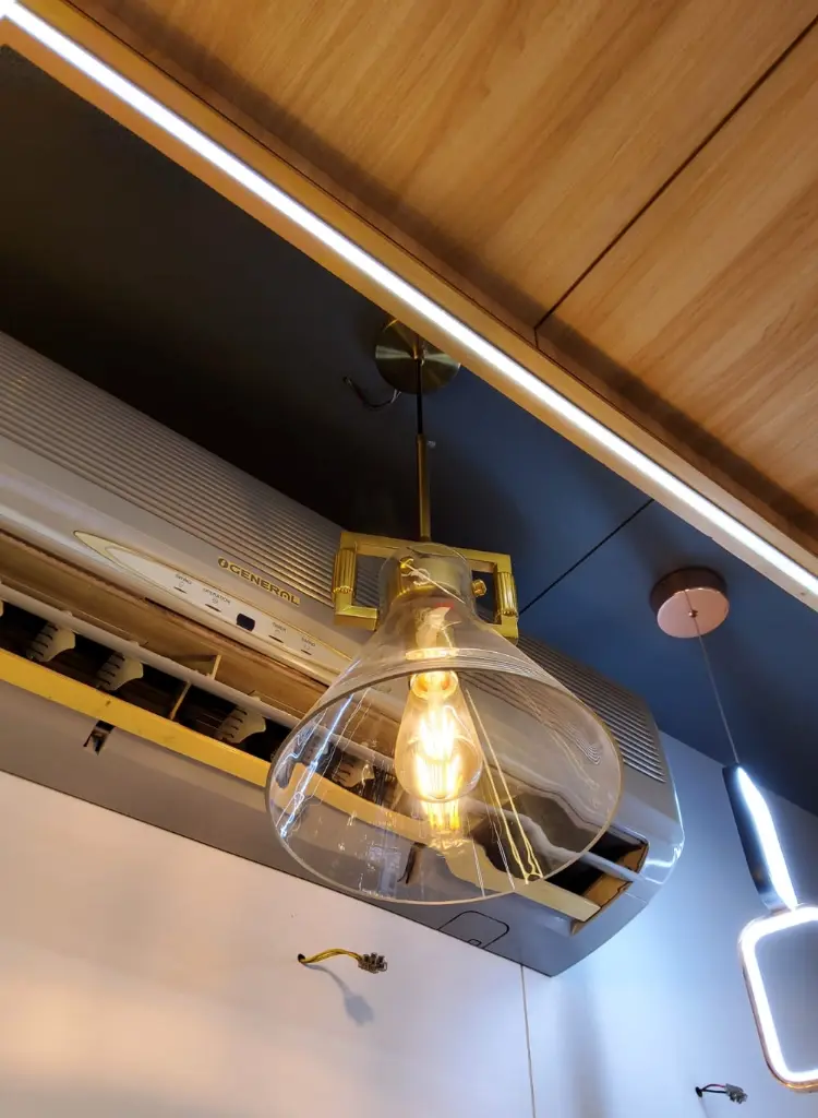 Vincent pendant light zone