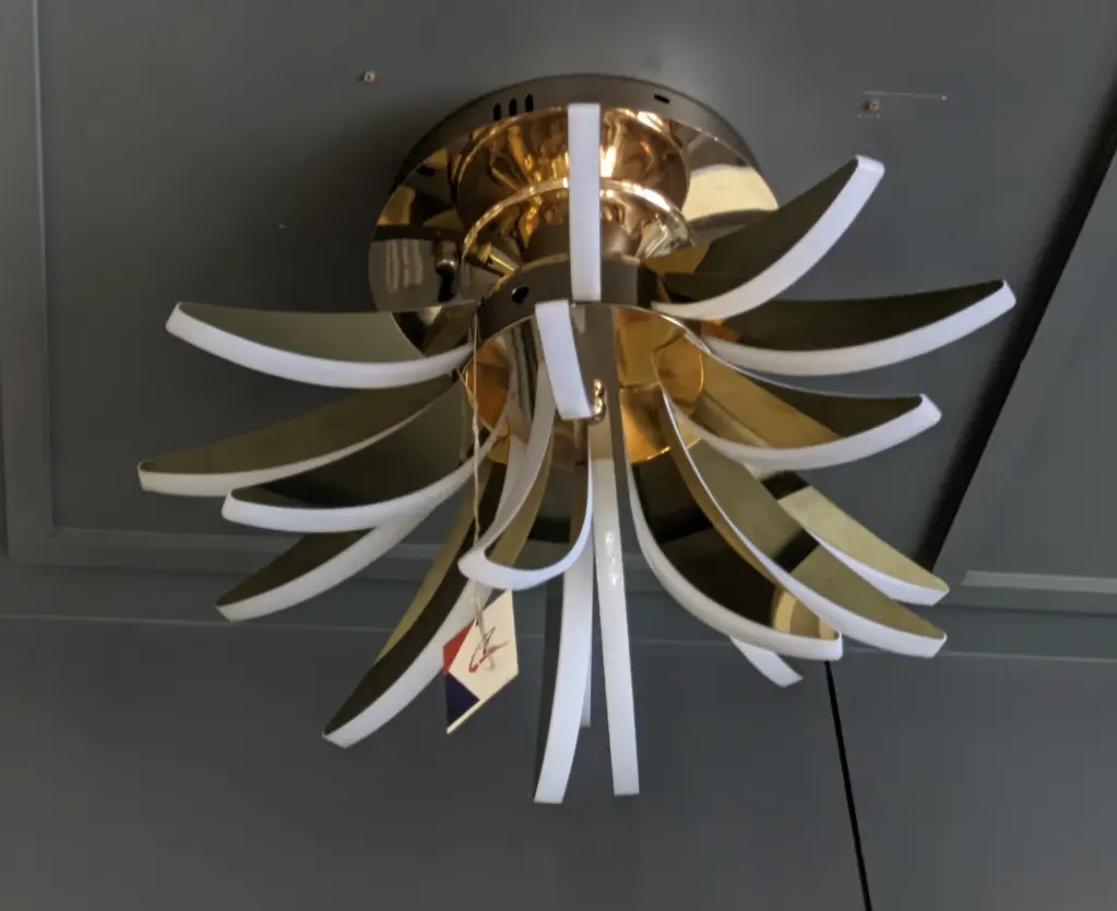 Pine surface mounted chandelier gold-light-zone