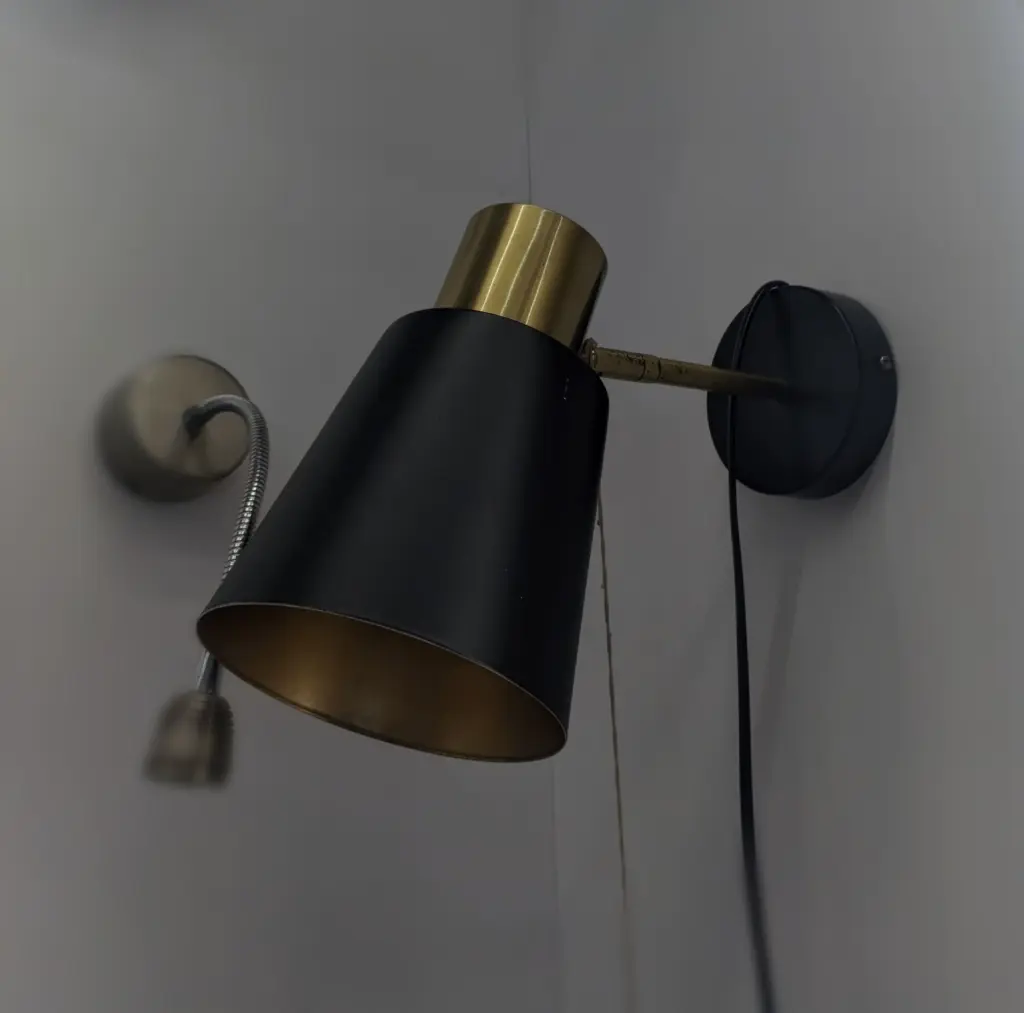 Vagor Wall Lamp-Light-Zone