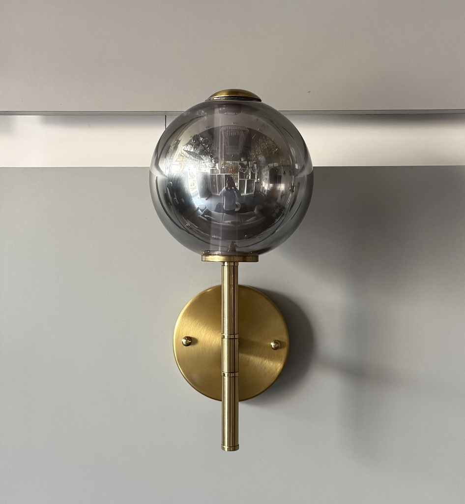 Glow wall lamp light zone