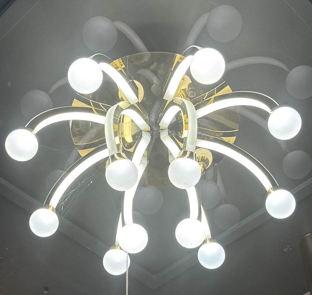 roots-surface-mounted-chandelier-light-zone