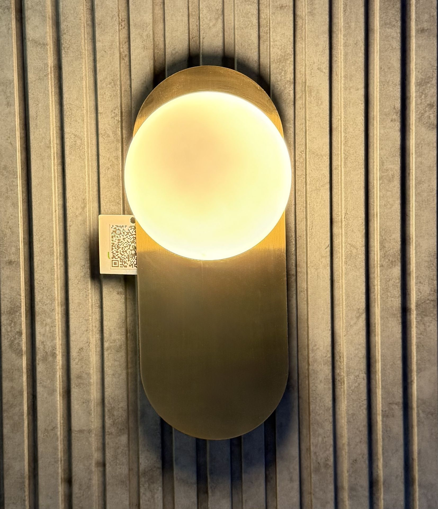 noden-wall-lamp-gold-by-light-zone