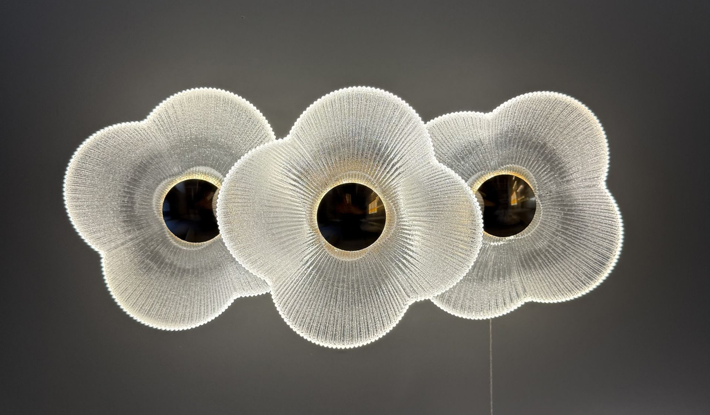 crystal-petal-gold-wall-sconce-by-light-zone