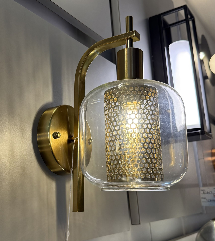 toned-gold-glass-wall-lamp-by-light-zone