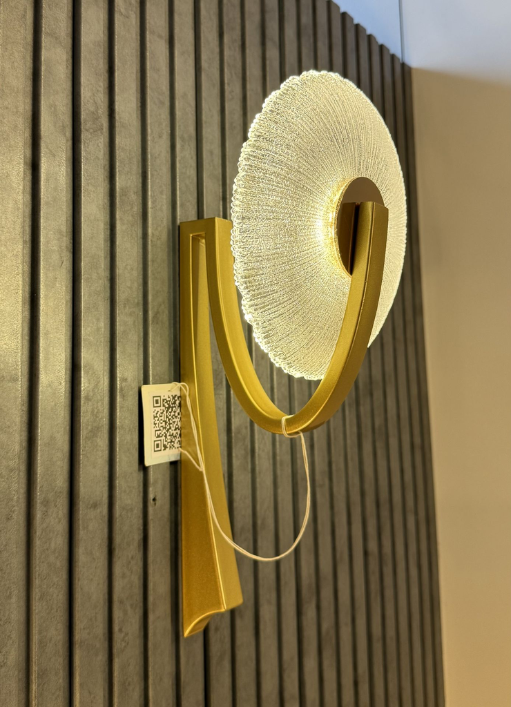 radi-leaf-wall-gold-sconce-by-light-zone