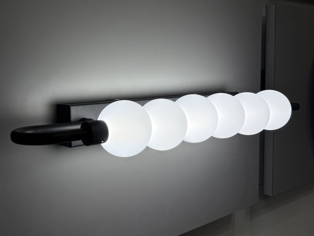 noir-skyline-wall-lamp-by-light-zone