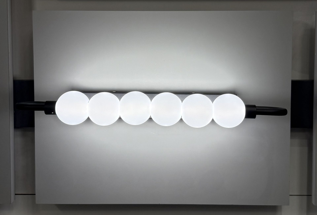 noir-skyline-wall-lamp-by-light-zone