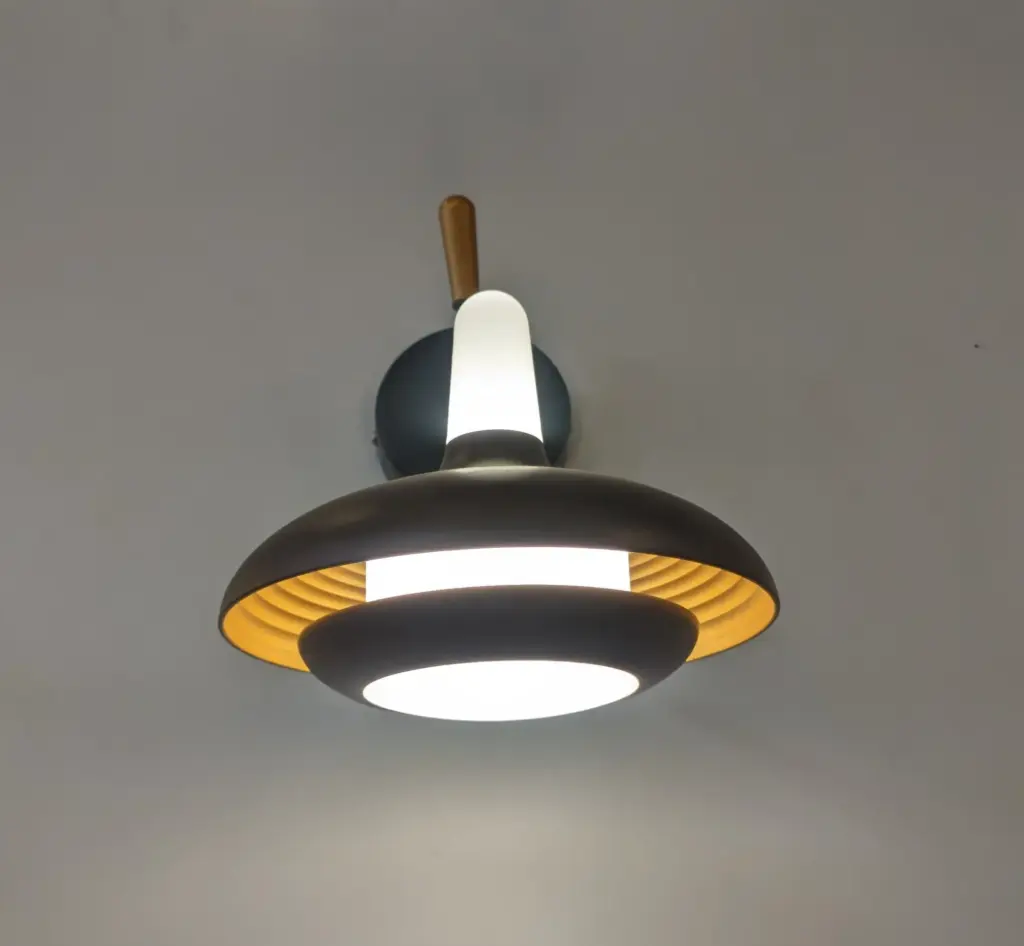 Regal Wall Light