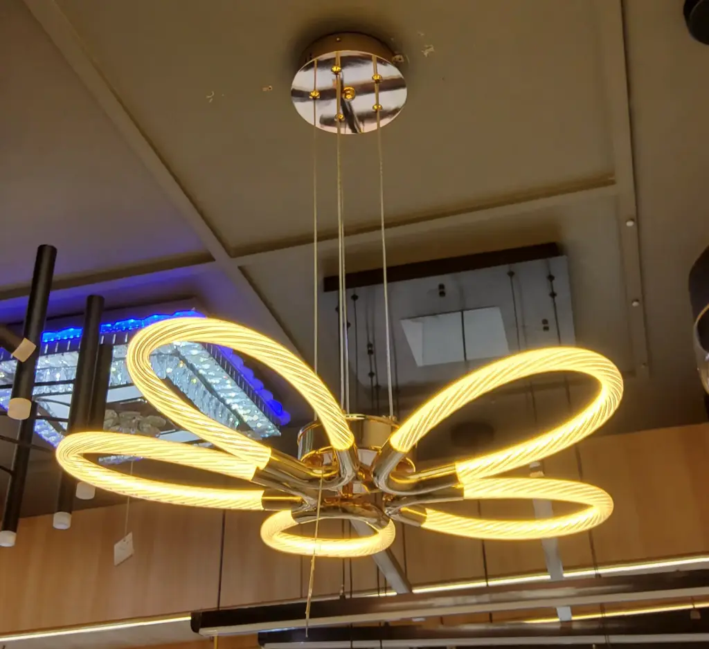 Lume Chandelier